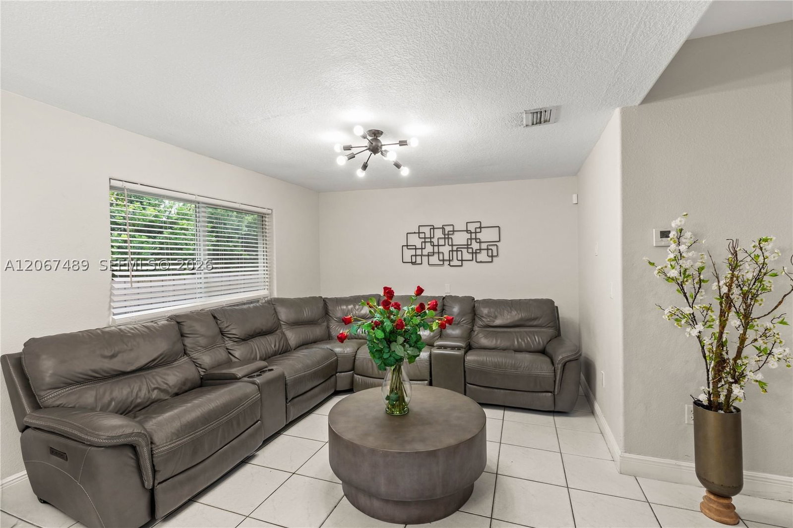 Real estate property located at 9840 28th Ter, Miami-dade, Vanderbilt Park Amd Pl, Doral, FL
