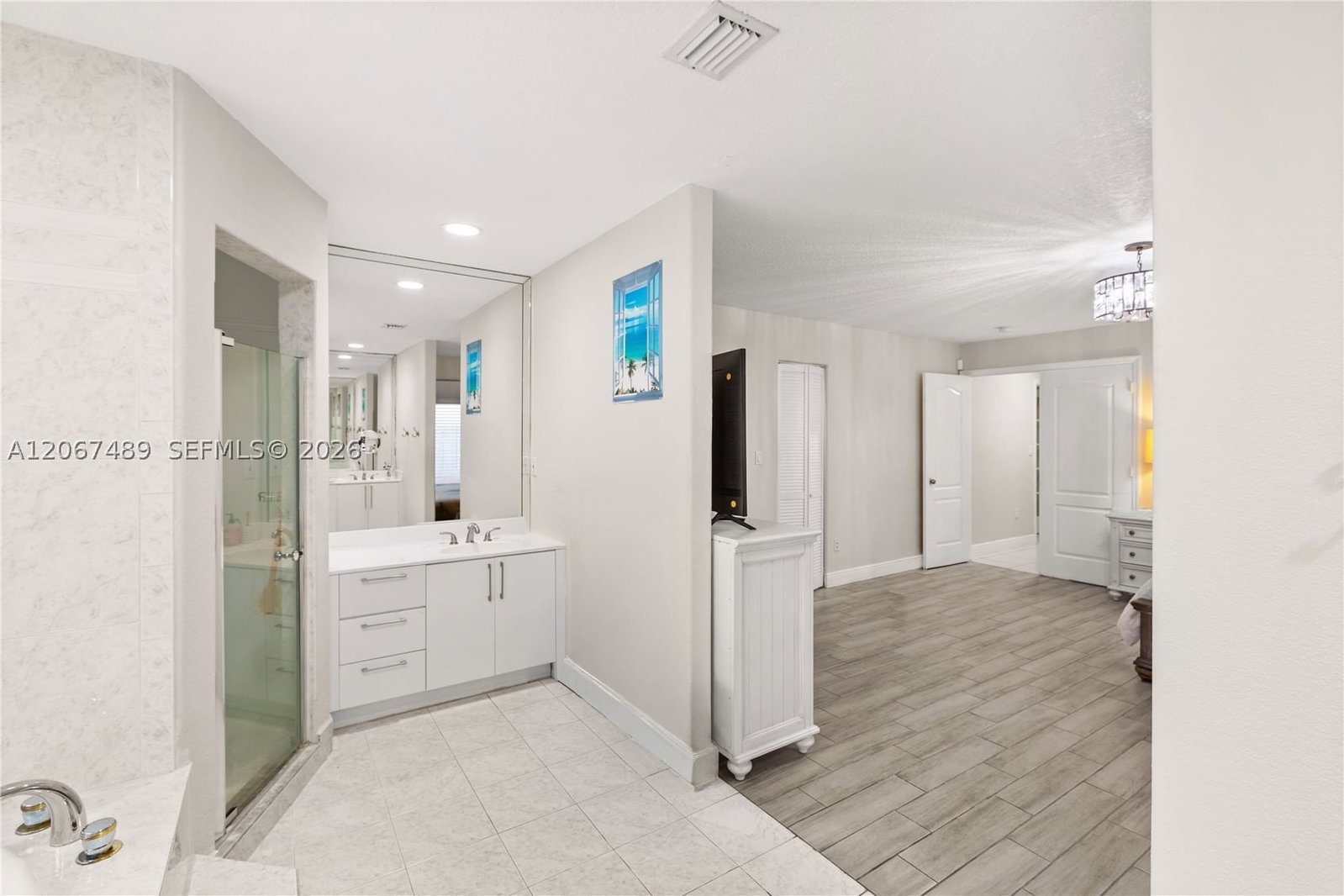 Real estate property located at 9840 28th Ter, Miami-dade, Vanderbilt Park Amd Pl, Doral, FL