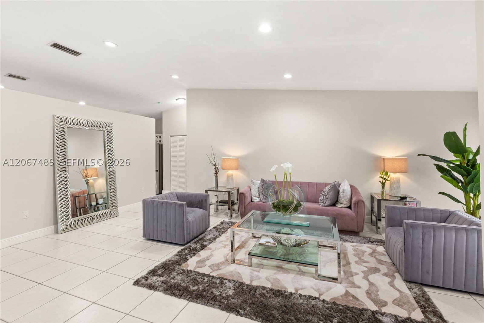 Real estate property located at 9840 28th Ter, Miami-dade, Vanderbilt Park Amd Pl, Doral, FL