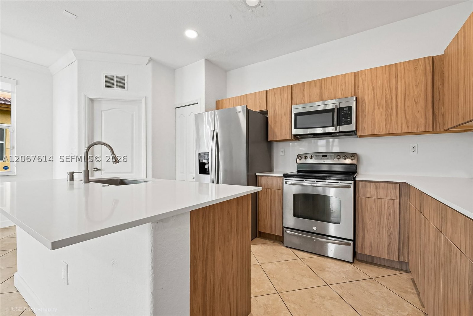Real estate property located at 8666 109th Ct #8666, Miami-dade, Islands At Doral Townhome, Doral, FL