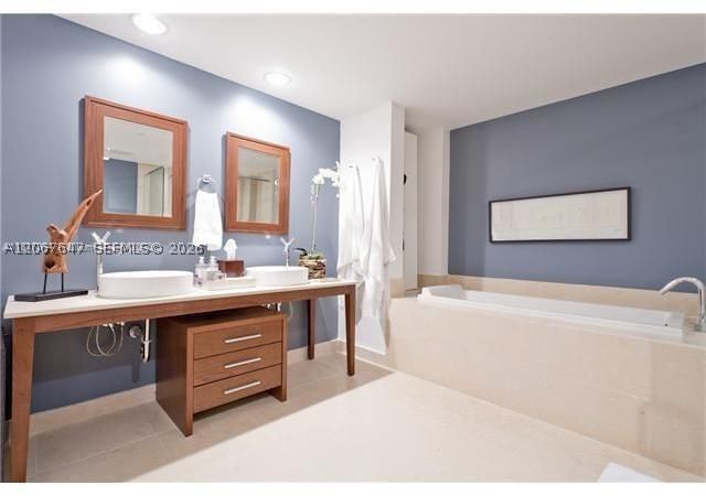 Real estate property located at 495 Brickell Ave #5104, Miami-dade, Icon Brickell No Two, Miami, FL