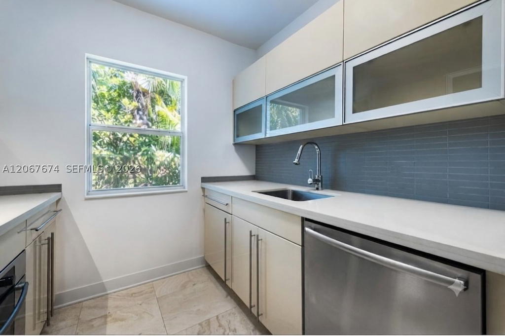 Real estate property located at 945 10th St #3, Miami-dade, Villa Lucca South Condo, Miami Beach, FL
