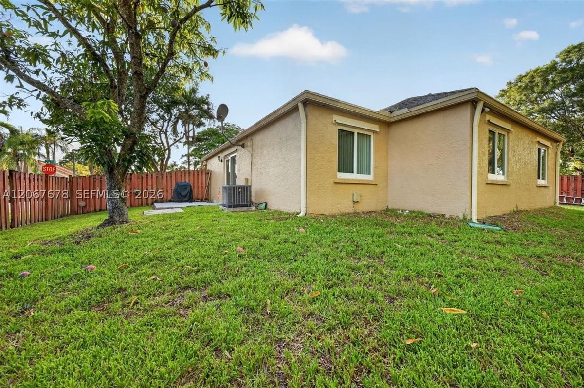 Real estate property located at 8601 16th St, Broward, Cinnamon Place 1, Pembroke Pines, FL