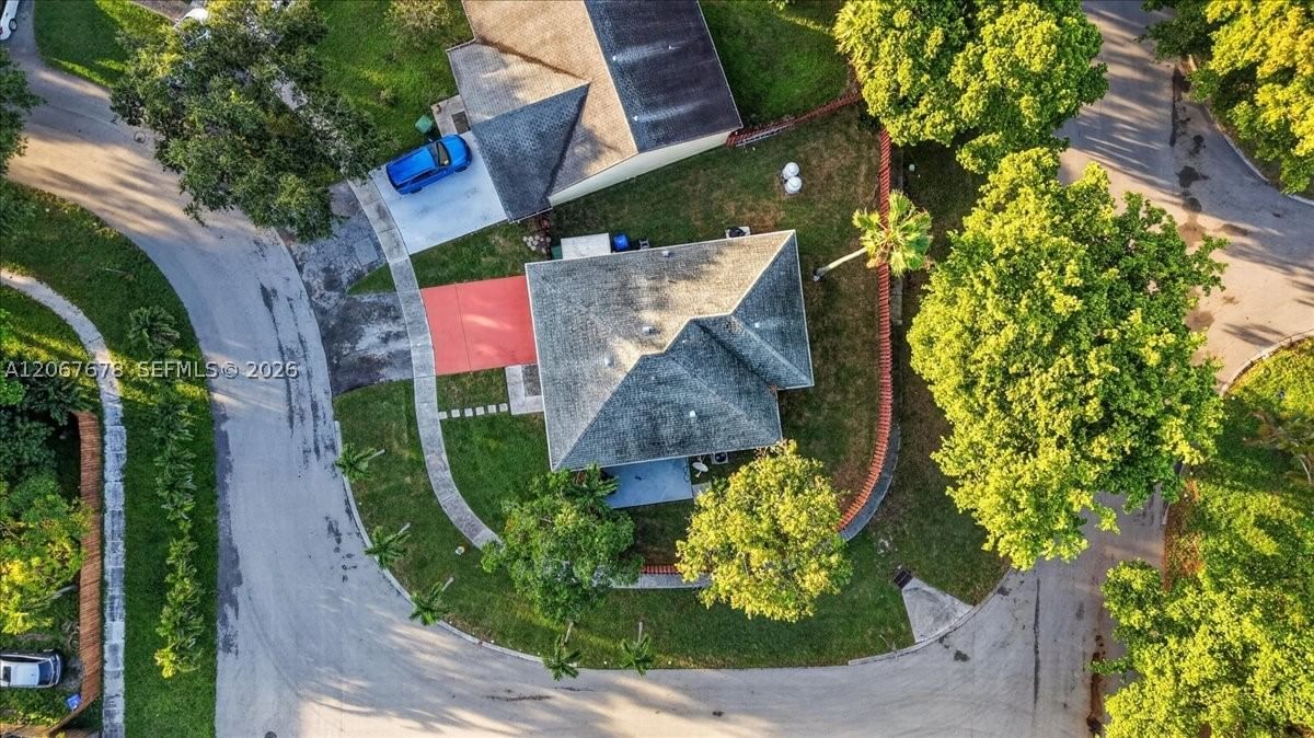 Real estate property located at 8601 16th St, Broward, Cinnamon Place 1, Pembroke Pines, FL
