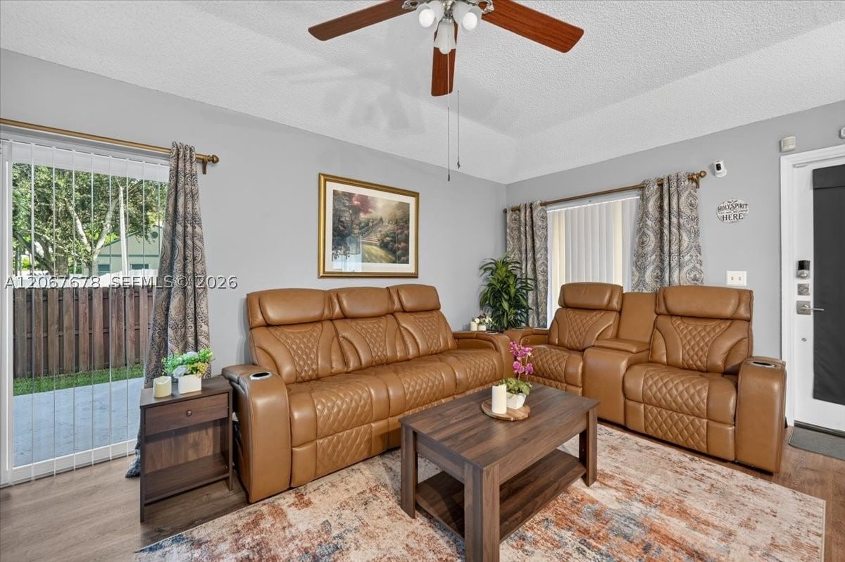 Real estate property located at 8601 16th St, Broward, Cinnamon Place 1, Pembroke Pines, FL