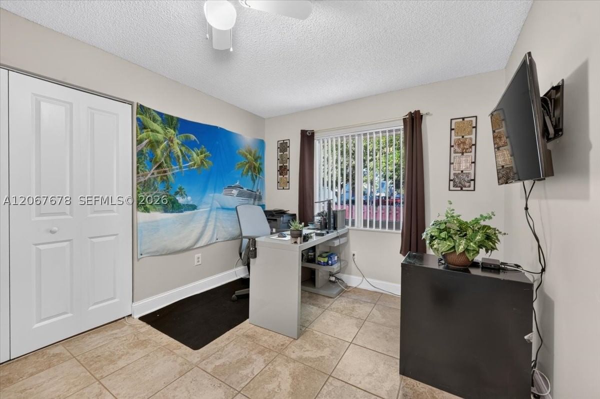 Real estate property located at 8601 16th St, Broward, Cinnamon Place 1, Pembroke Pines, FL
