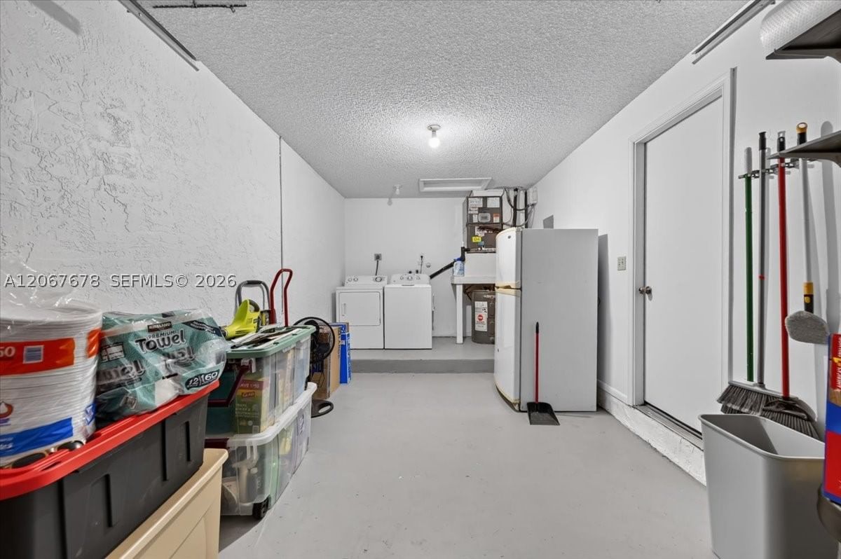 Real estate property located at 8601 16th St, Broward, Cinnamon Place 1, Pembroke Pines, FL