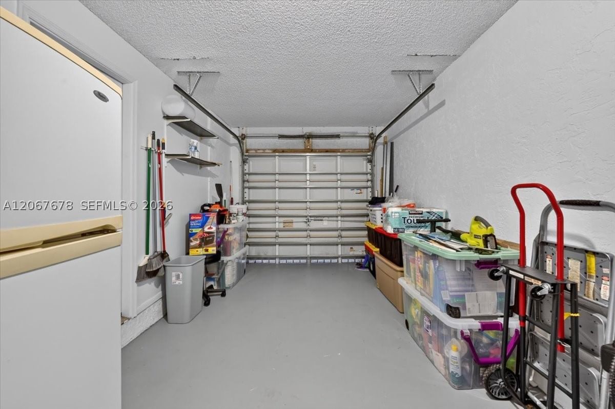 Real estate property located at 8601 16th St, Broward, Cinnamon Place 1, Pembroke Pines, FL