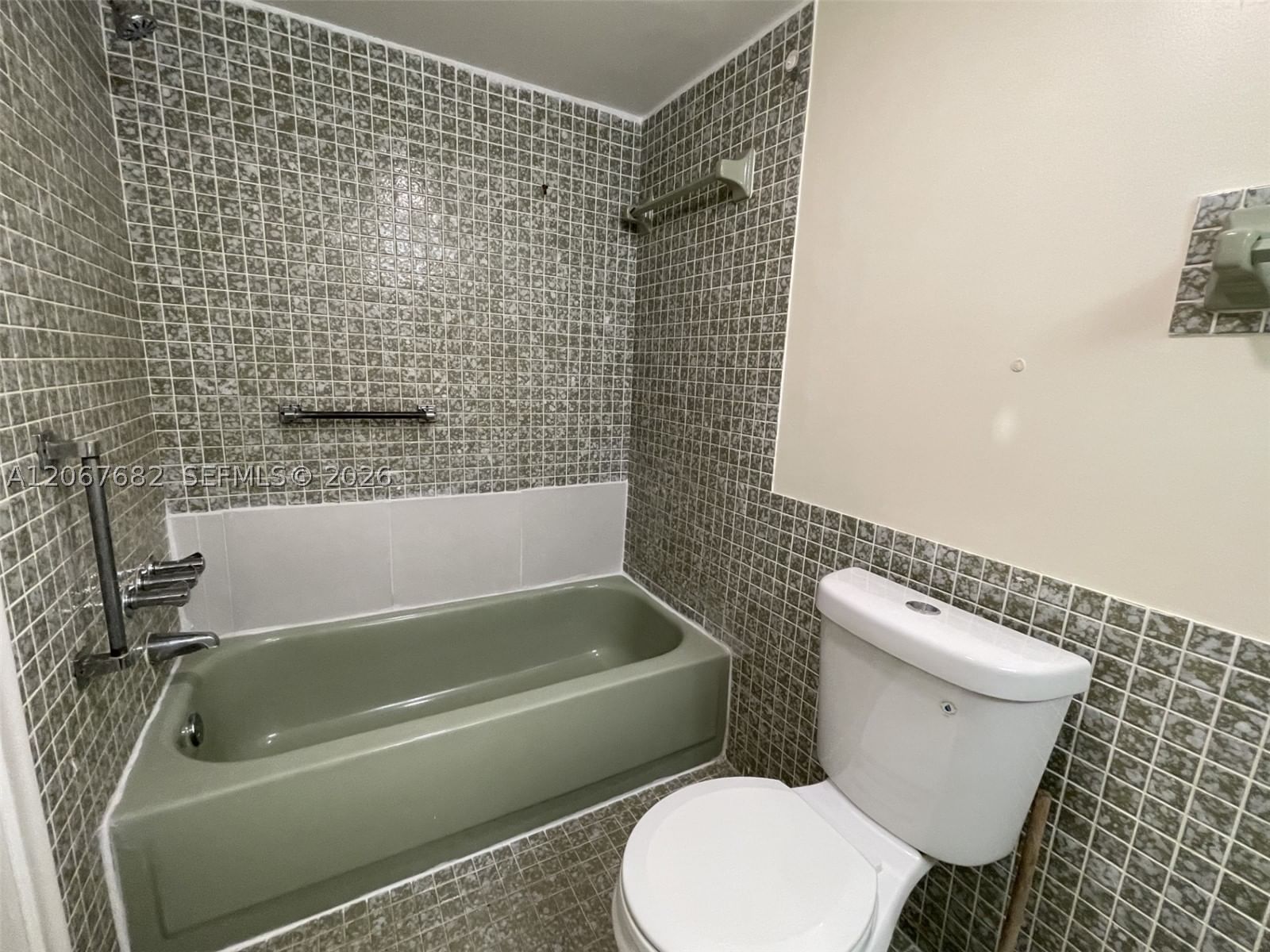 Real estate property located at 2061 47th Ter #306, Broward, Castle Apartments 17 Cond, Lauderhill, FL