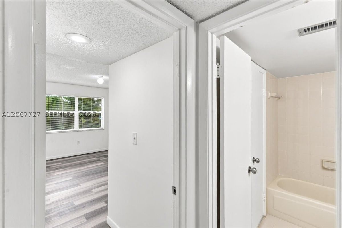 Real estate property located at 8660 212th St #306, Miami-dade, Le Club At Old Cutler Con, Cutler Bay, FL