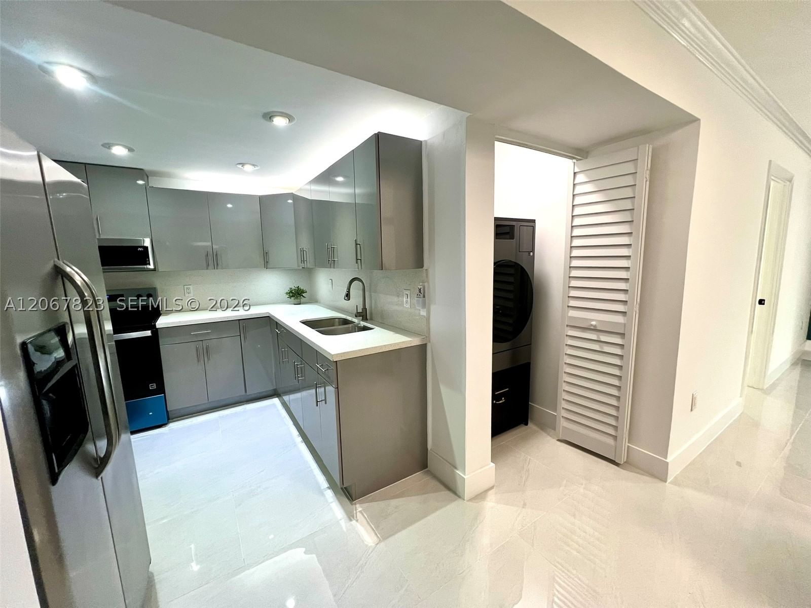 Real estate property located at 7825 Miller Dr C211, Miami-dade, Lakewood Villas Condo, Miami, FL