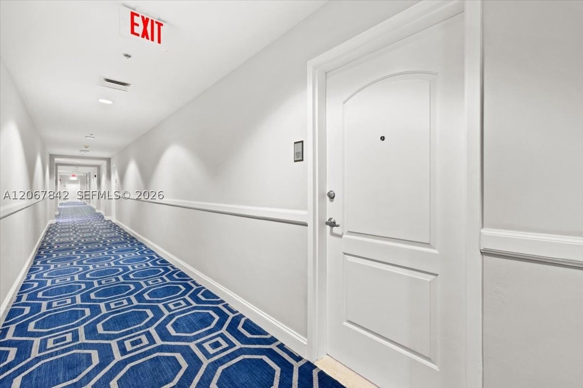 Real estate property located at 801 Olive Ave #1021, Palm Beach, One City Plaza Condo, West Palm Beach, FL