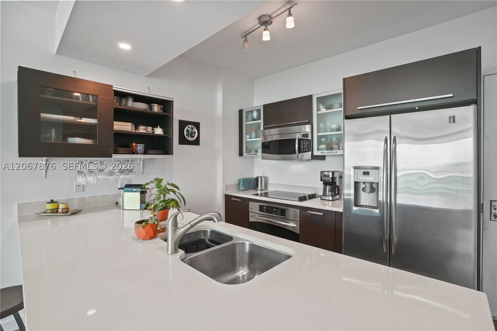 Real estate property located at 333 24th St #1004, Miami-dade, Gallery Art Condo, Miami, FL