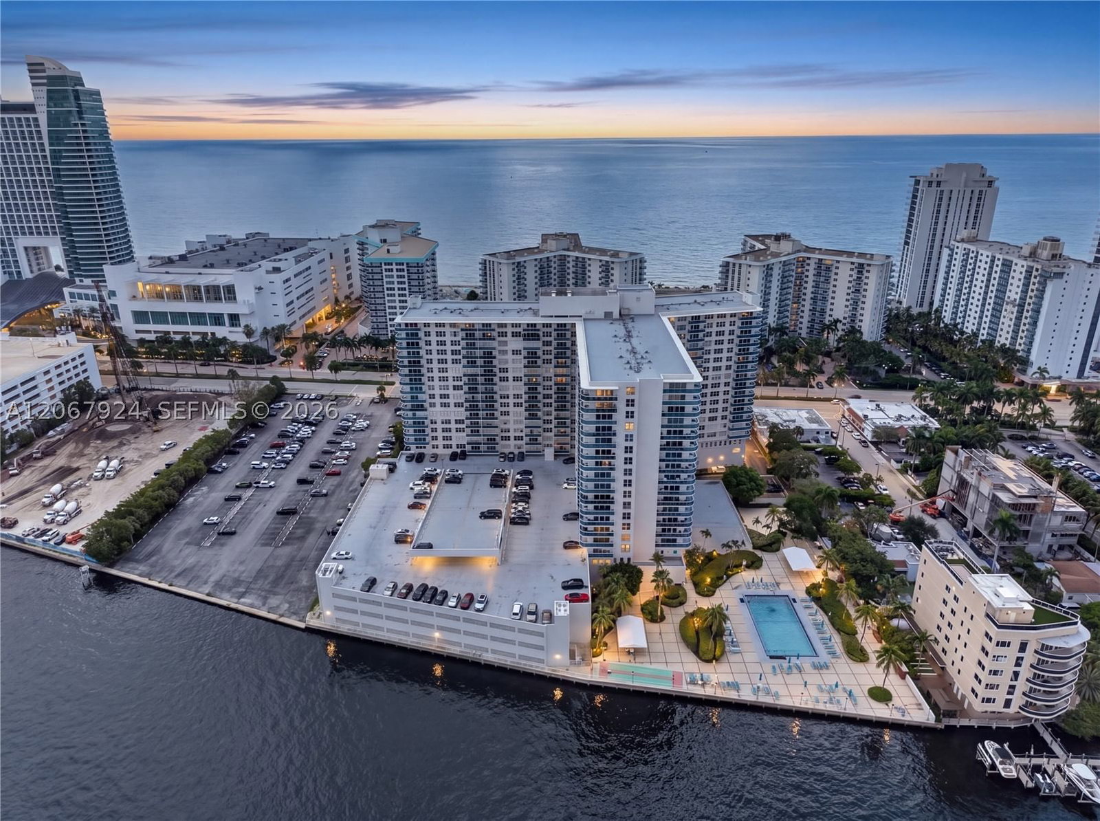 Real estate property located at 3800 Ocean Dr #802, Broward, Hallmark Of Hollywood Con, Hollywood, FL