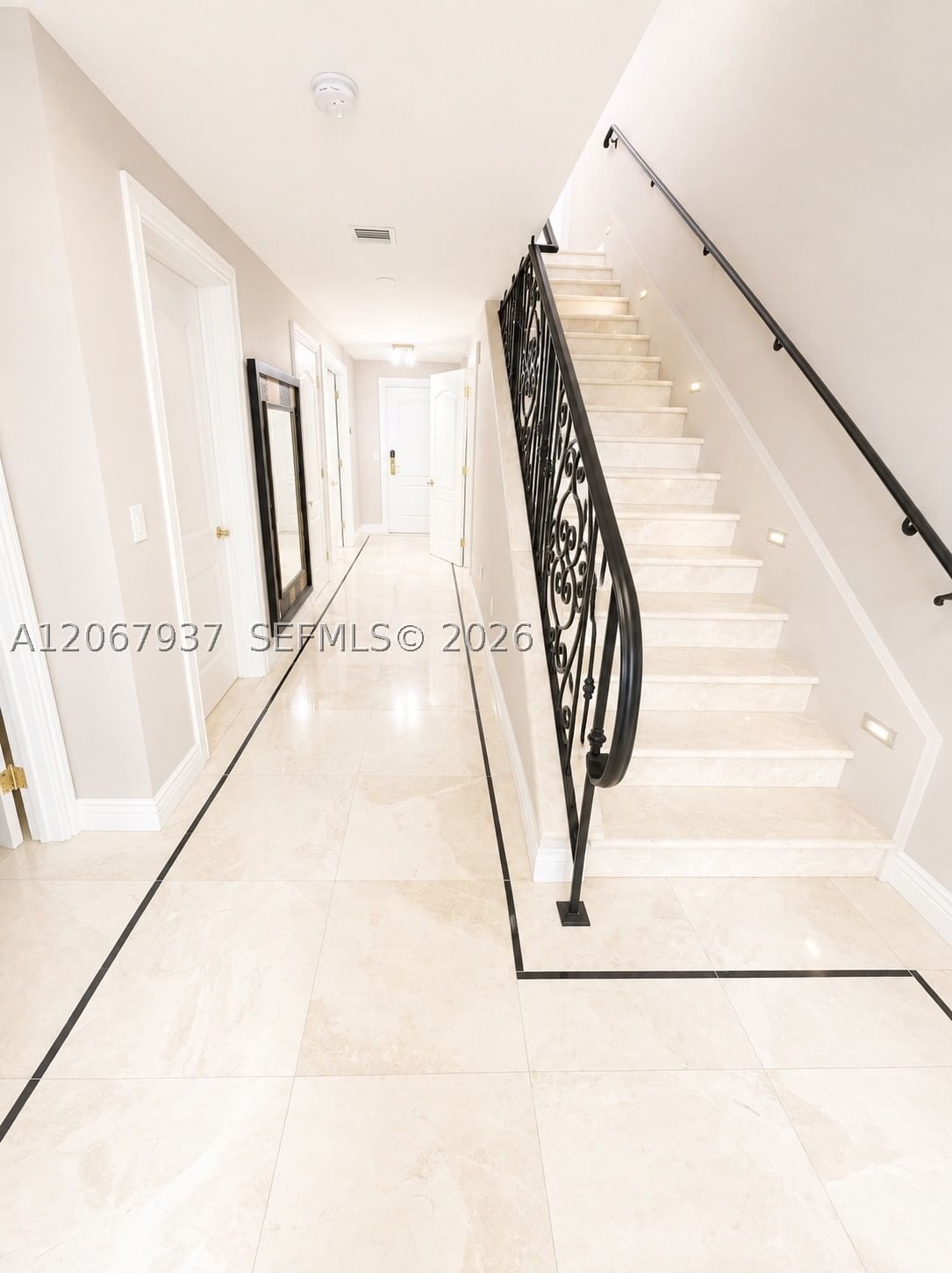 Real estate property located at 3501 Ocean Dr V1, Broward, Villas Of Positano Condo, Hollywood, FL