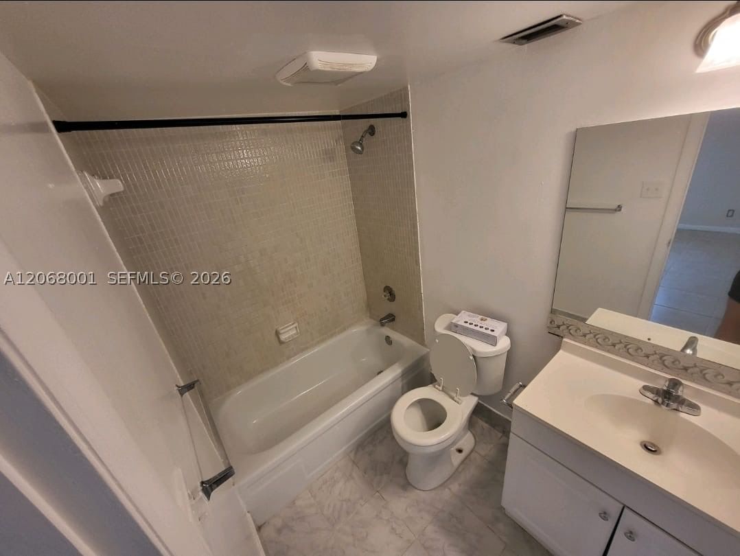 Real estate property located at 3360 Spanish Moss Ter #412, Broward, Garden Lakes Of Inverrary, Lauderhill, FL