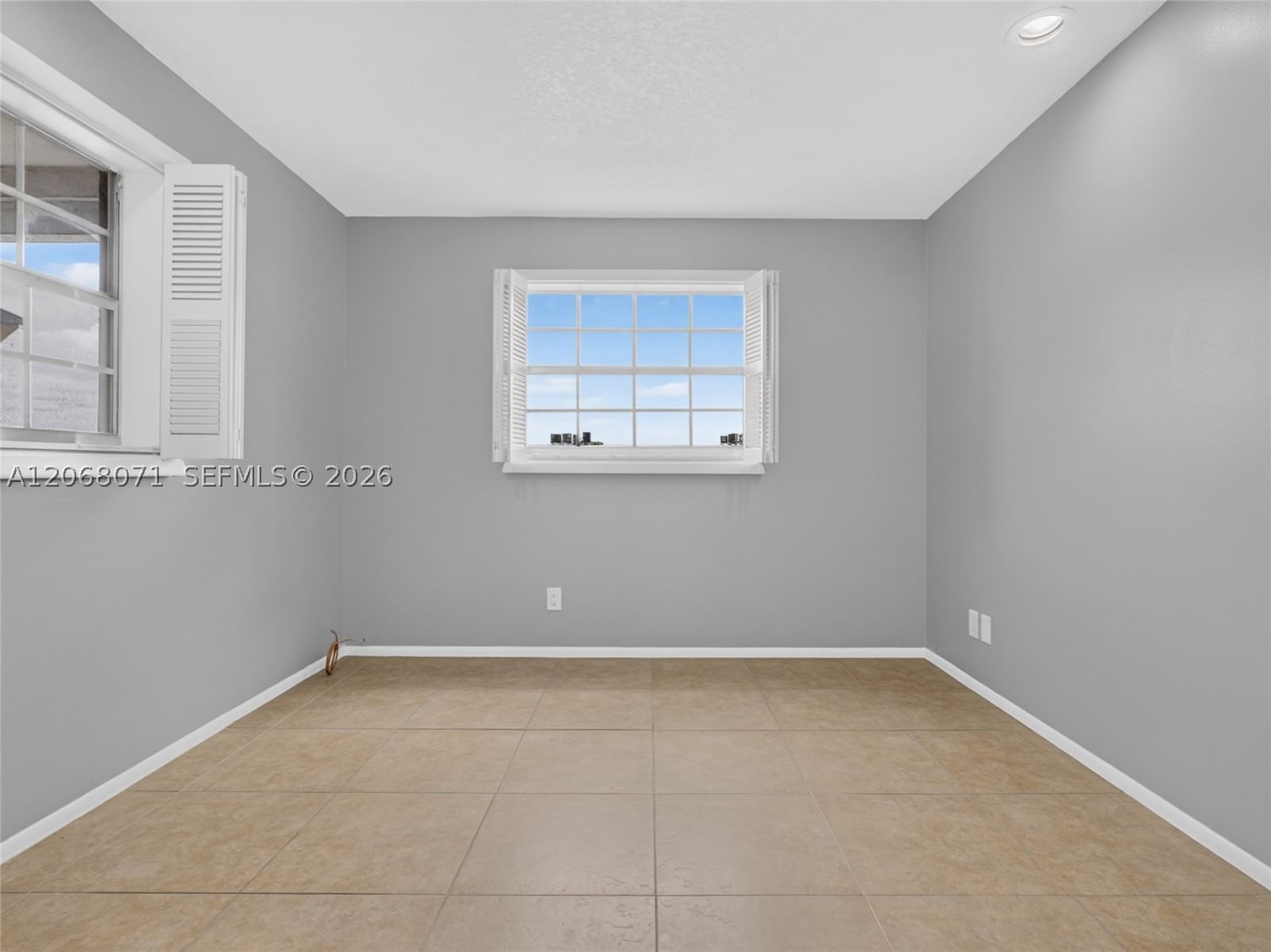 Real estate property located at 4140 44th Ave #408, Broward, Ruby Condo, Lauderdale Lakes, FL