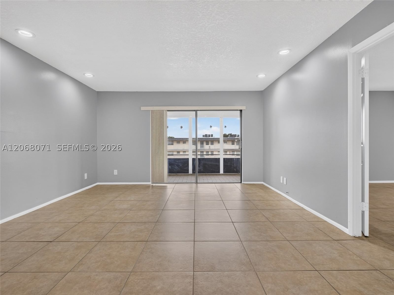 Real estate property located at 4140 44th Ave #408, Broward, Ruby Condo, Lauderdale Lakes, FL