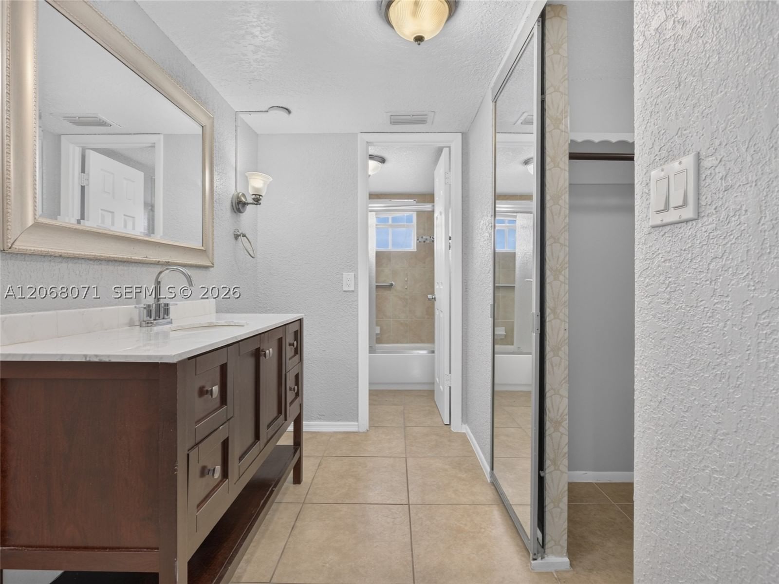 Real estate property located at 4140 44th Ave #408, Broward, Ruby Condo, Lauderdale Lakes, FL