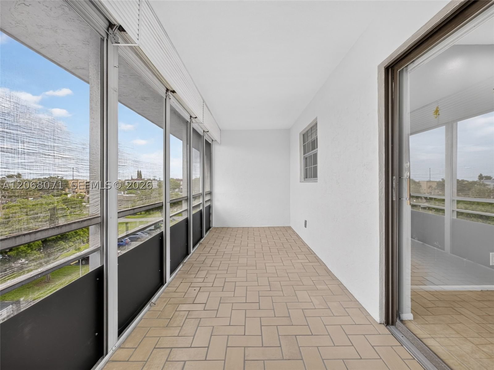 Real estate property located at 4140 44th Ave #408, Broward, Ruby Condo, Lauderdale Lakes, FL