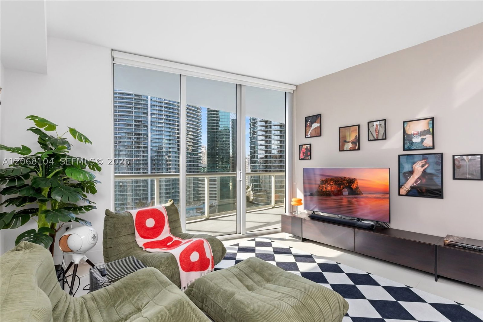 Real estate property located at 465 Brickell Ave #2504, Miami-dade, Iconbrickell Condo No 1, Miami, FL