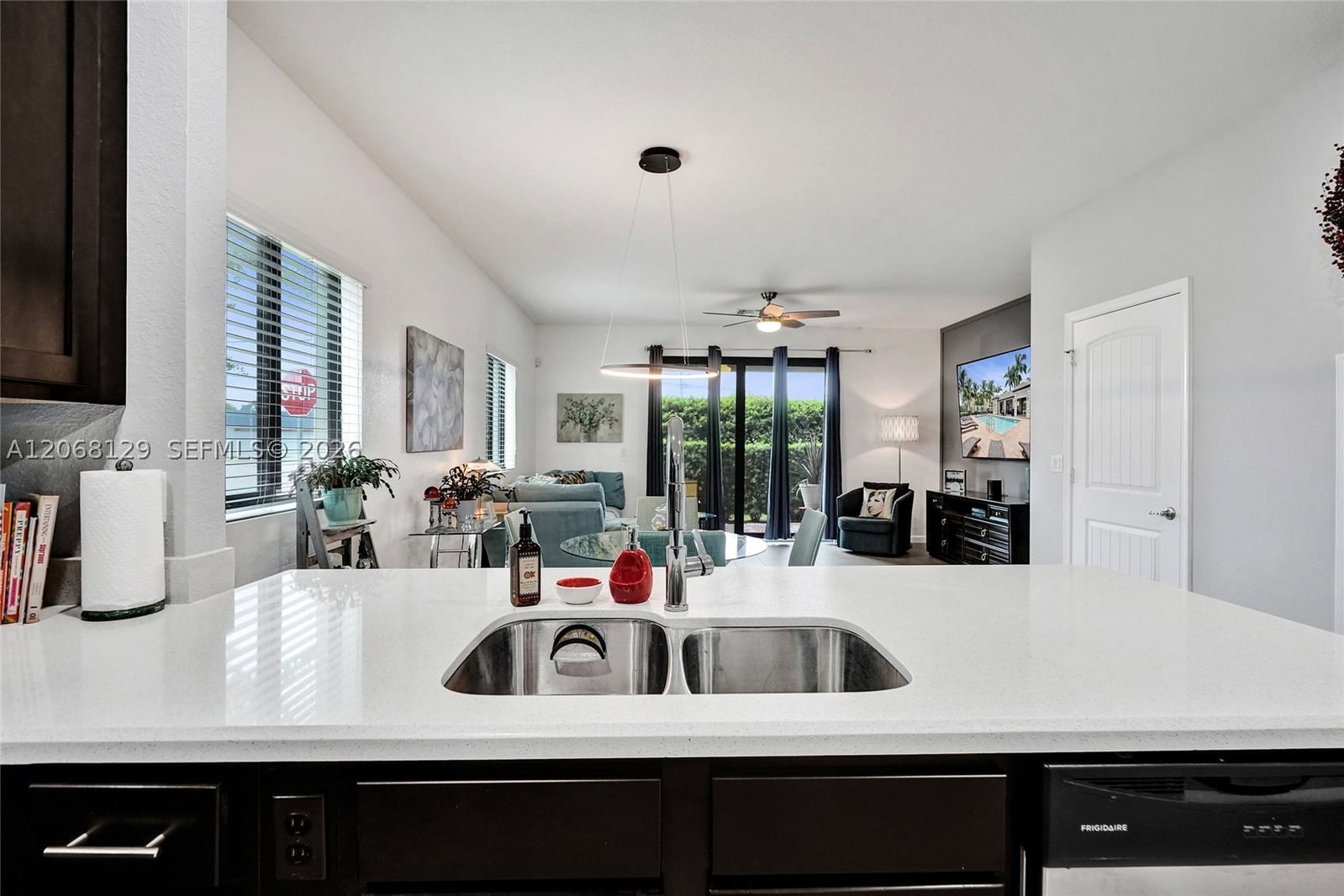 Real estate property located at 4204 Dixie Hwy #1, Broward, Dixie Landmark Plat, Oakland Park, FL