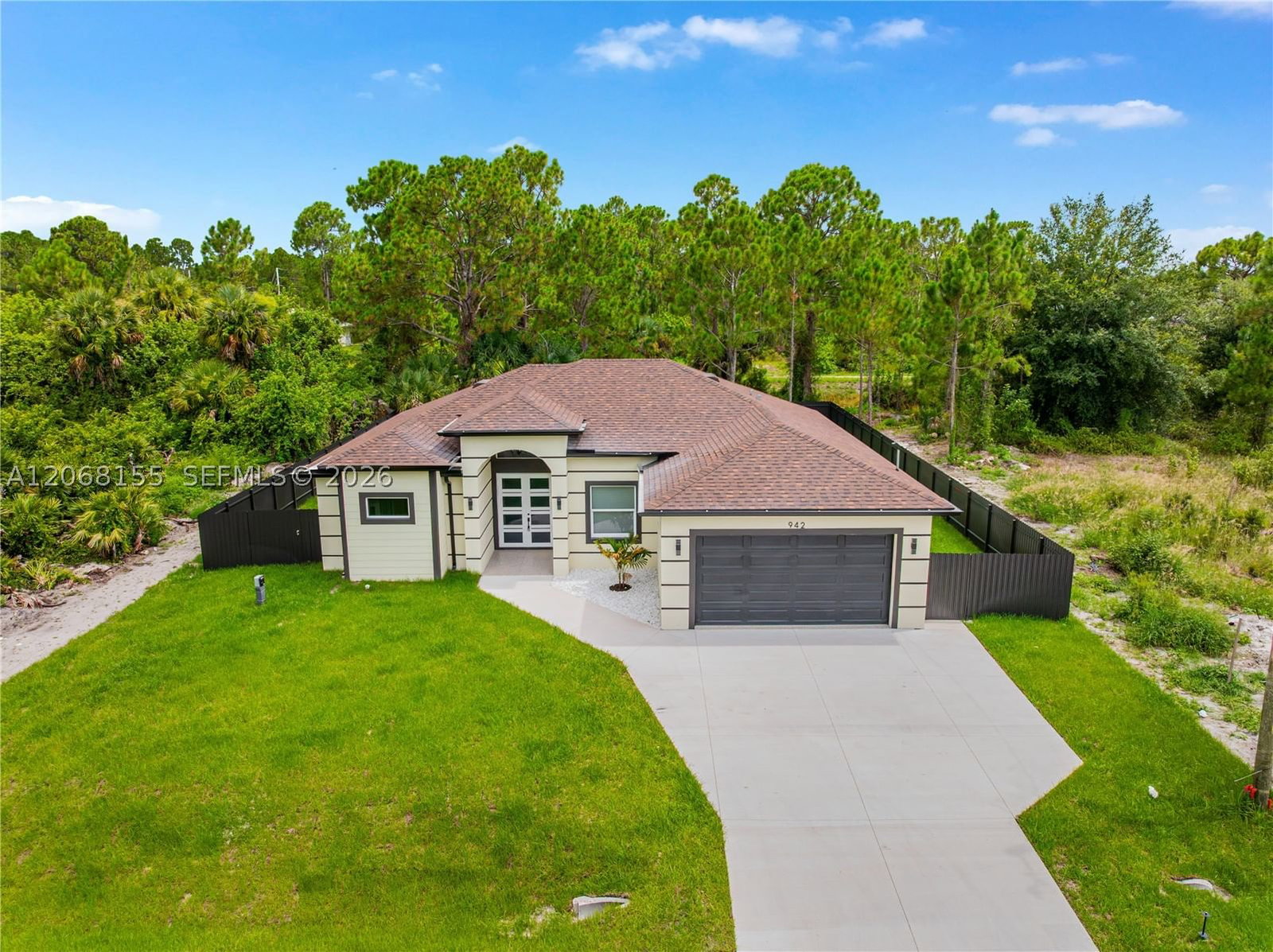 Real estate property located at 942 KANUGA ST, Lee, Lehigh Acres, Lehigh Acres, FL