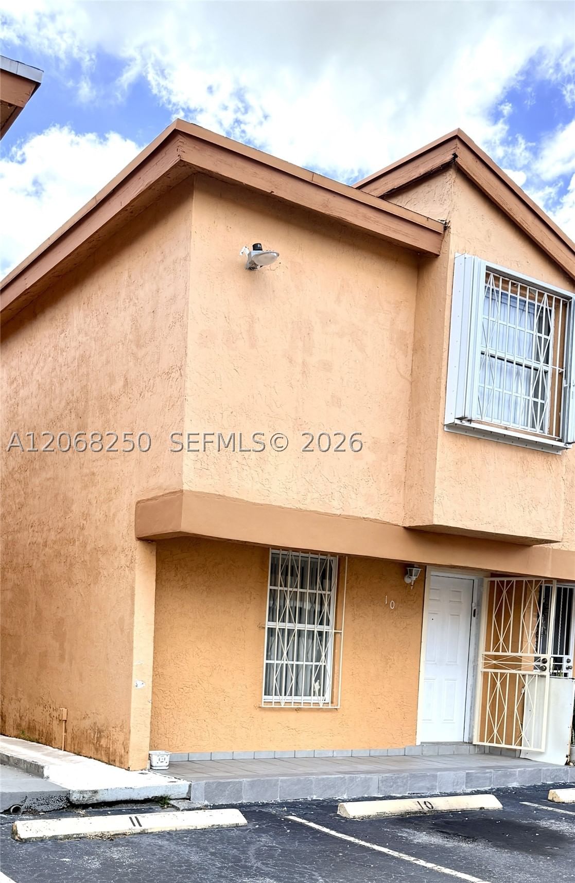 Real estate property located at 1701 42nd Pl #10, Miami-dade, Matanzas Condo, Hialeah, FL