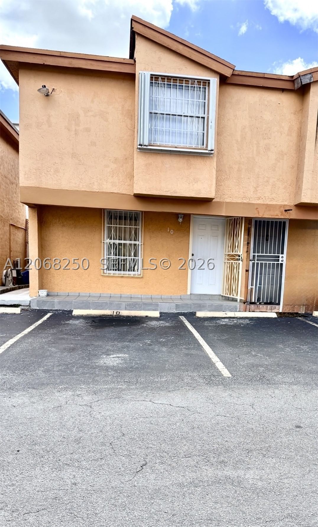 Real estate property located at 1701 42nd Pl #10, Miami-dade, Matanzas Condo, Hialeah, FL