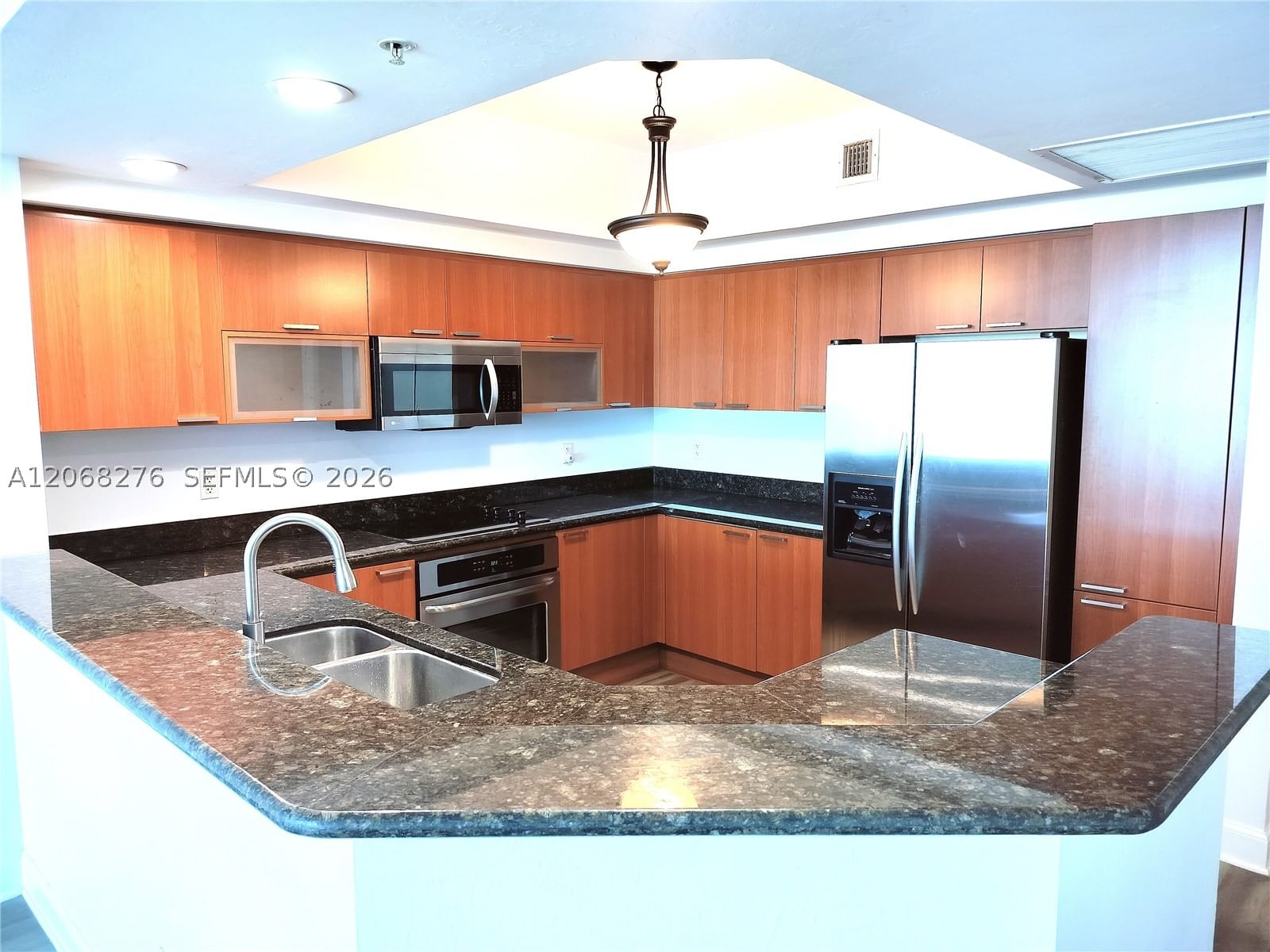 Real estate property located at 14951 Royal Oaks Ln #1006, Miami-dade, The Oaks I Condo, North Miami, FL