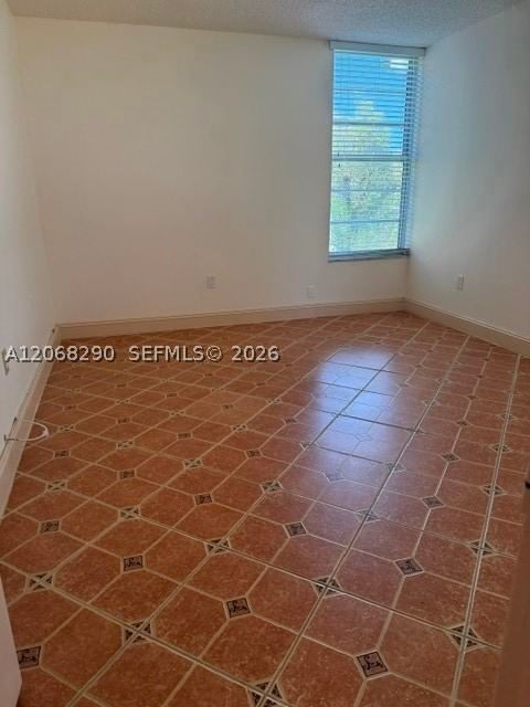 Real estate property located at 702 87th Ave #213, Miami-dade, Fernwoods Condo No 2 Bldg, Miami, FL