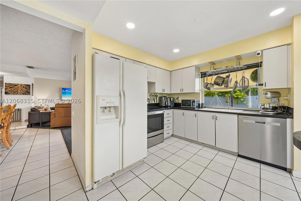 Real estate property located at 10331 130th Ave, Miami-dade, First Addn To Calusa Club, Miami, FL