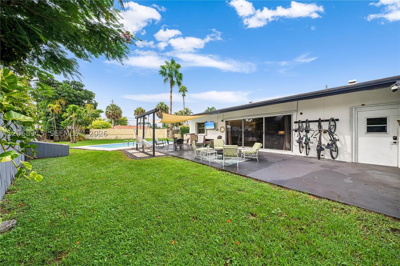 Real estate property located at 10331 130th Ave, Miami-dade, First Addn To Calusa Club, Miami, FL