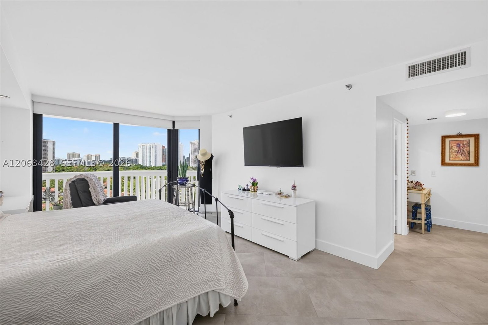 Real estate property located at 1000 Island Blvd #1204, Miami-dade, 1000 Isl Blvd Williams Is, Aventura, FL