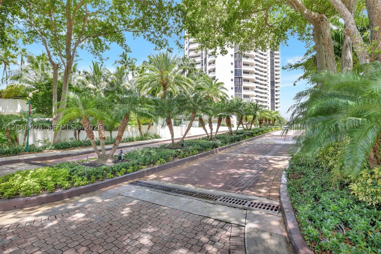 Real estate property located at 1000 Island Blvd #1204, Miami-dade, 1000 Isl Blvd Williams Is, Aventura, FL