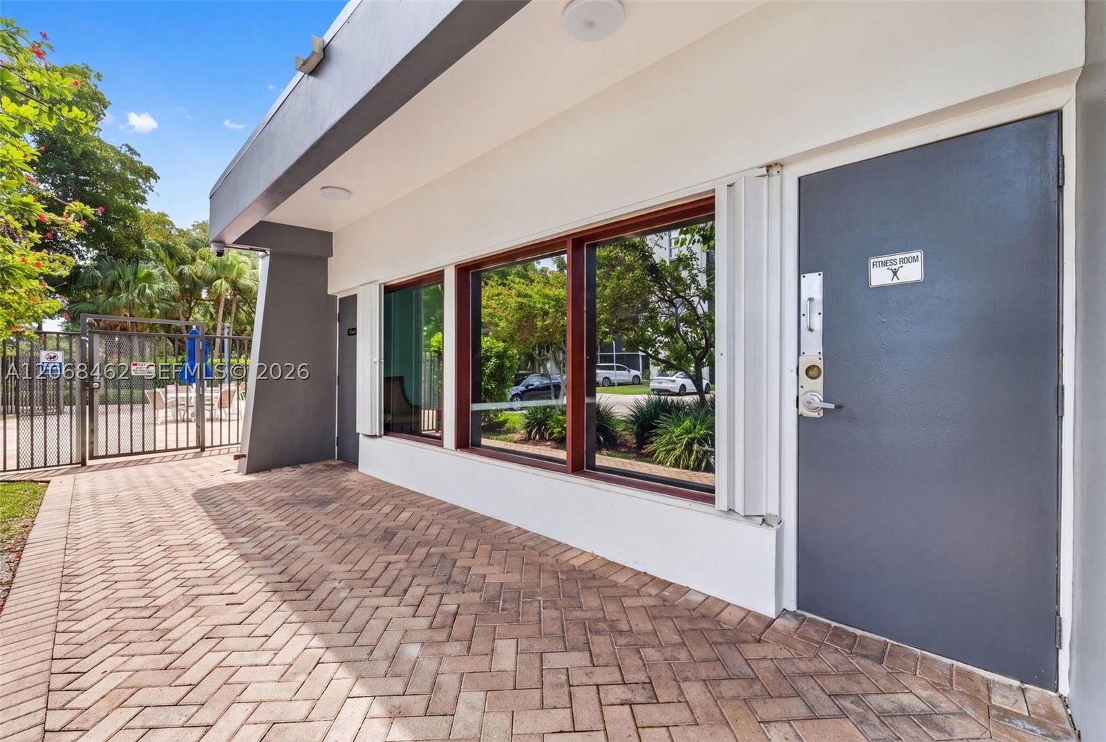 Real estate property located at 3301 Country Club Dr #110, Miami-dade, Bravura I Condo, Aventura, FL