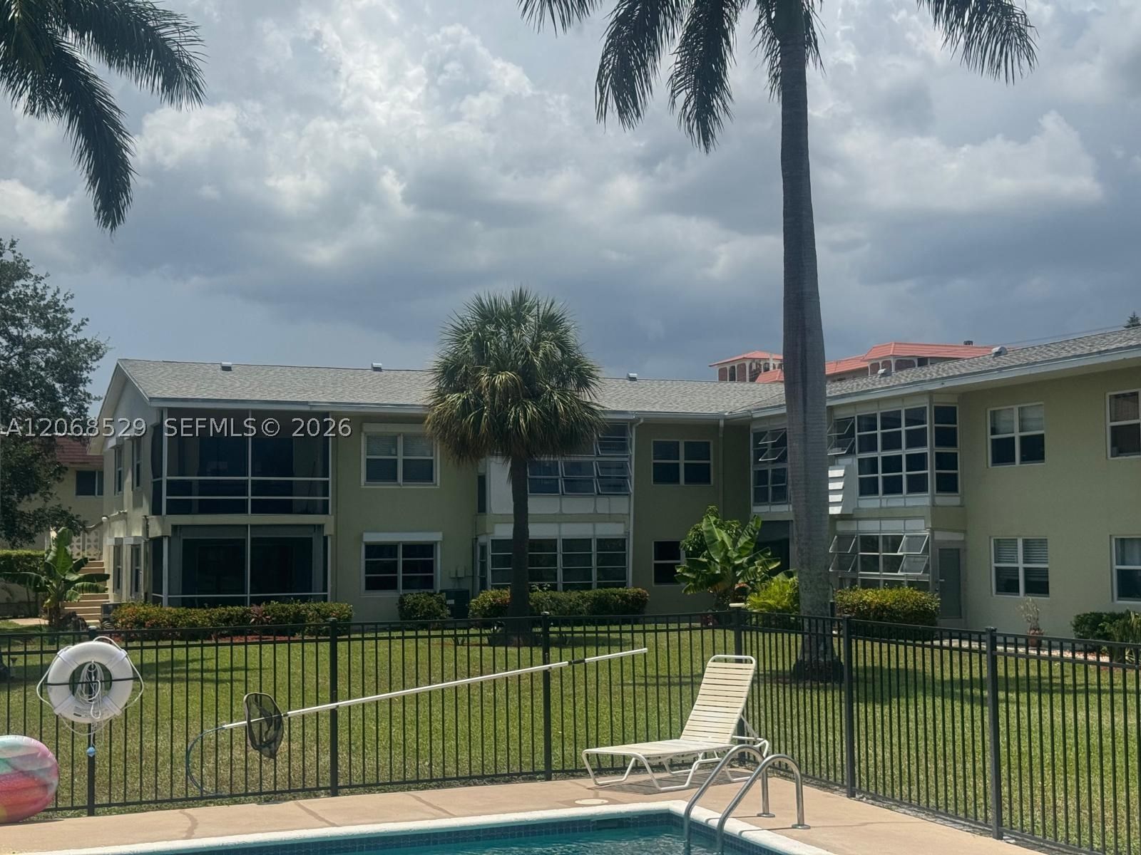 Real estate property located at 960 Crystal Lake Dr #114, Broward, Crystal Lake 960 Condo, Deerfield Beach, FL