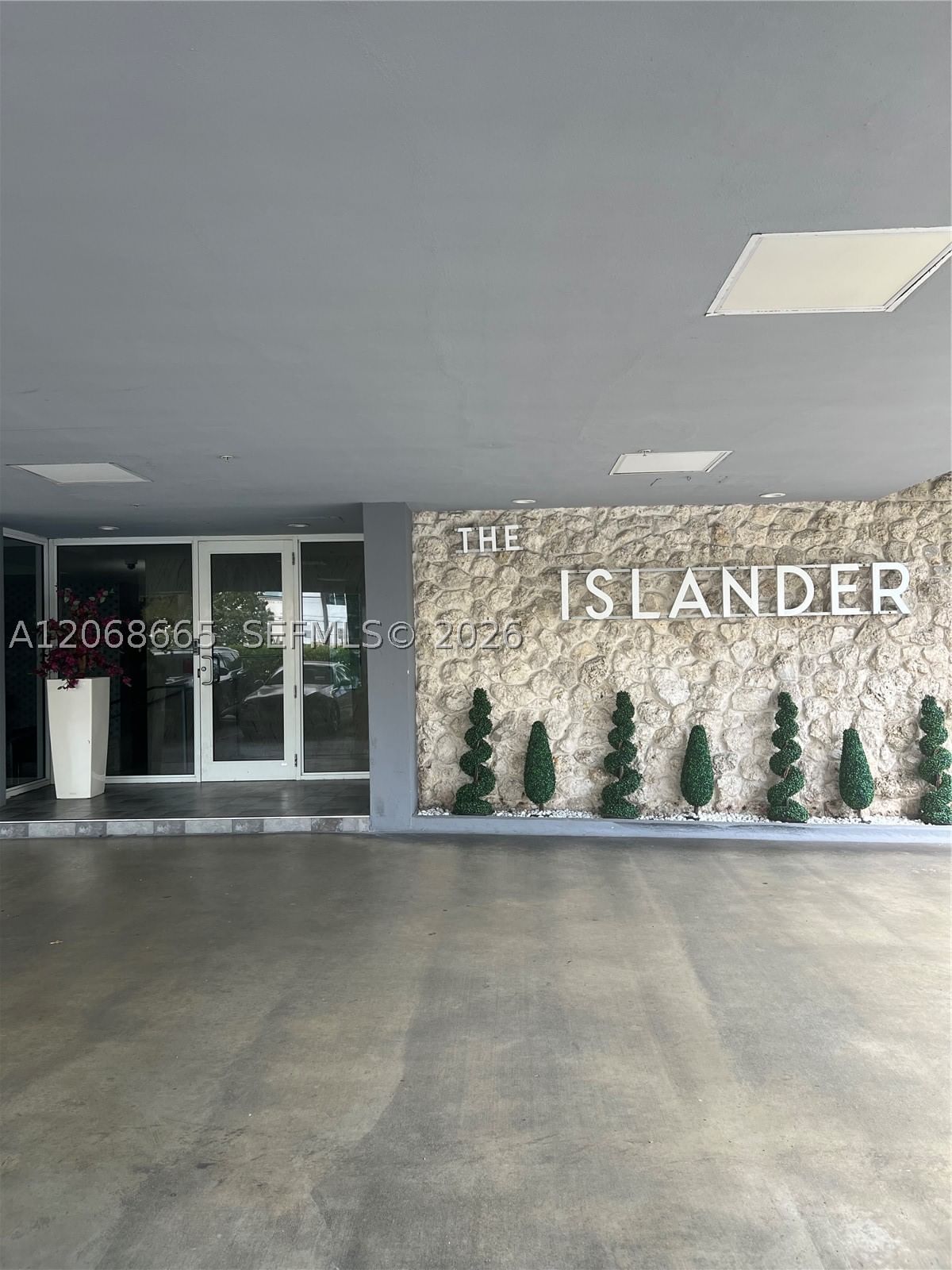 Real estate property located at 1255 Collins Ave #705, Miami-dade, Islander Condo Apts, Miami Beach, FL