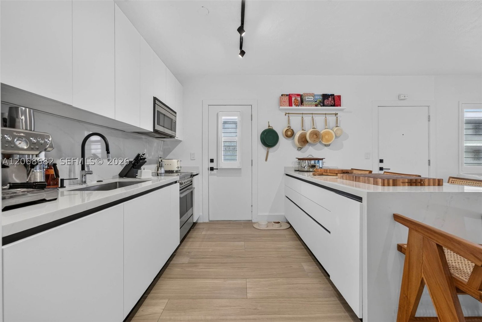 Real estate property located at 2924 Day Ave N314, Miami-dade, Courtyards Of The Grove C, Miami, FL