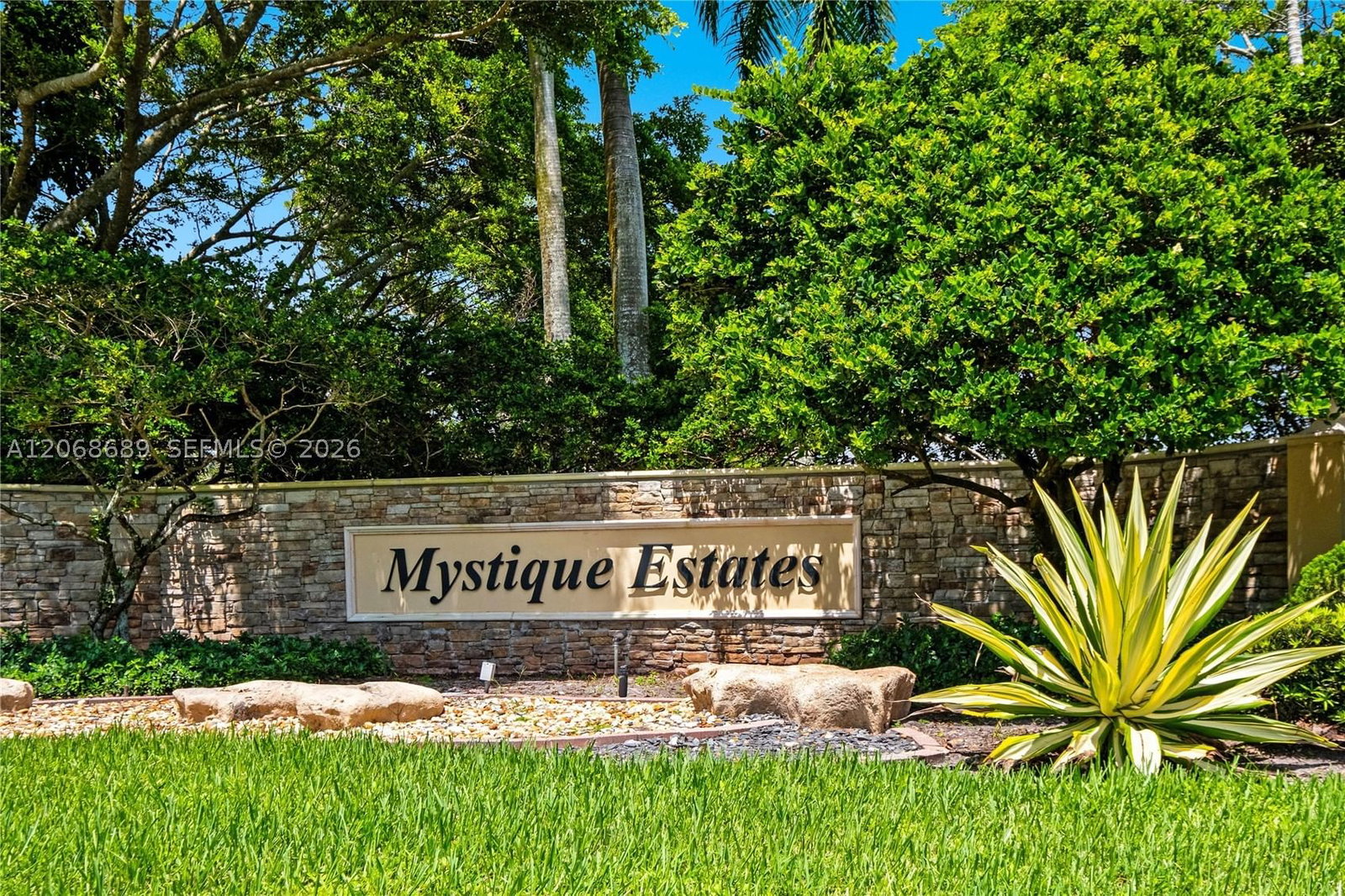 Real estate property located at 10660 44th Ct, Broward, Mystique, Davie, FL