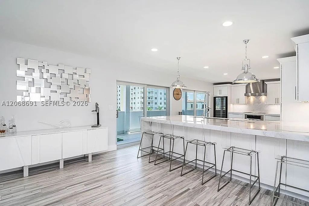 Real estate property located at 1700 15th St #401, Broward, Caravel Condominium Apart, Fort Lauderdale, FL
