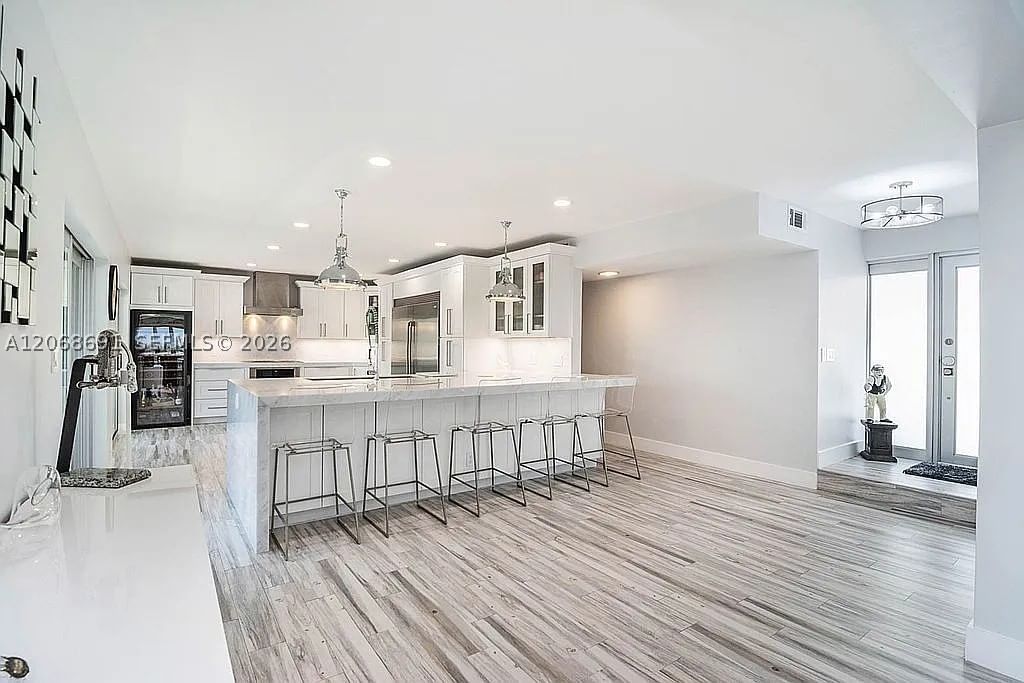 Real estate property located at 1700 15th St #401, Broward, Caravel Condominium Apart, Fort Lauderdale, FL