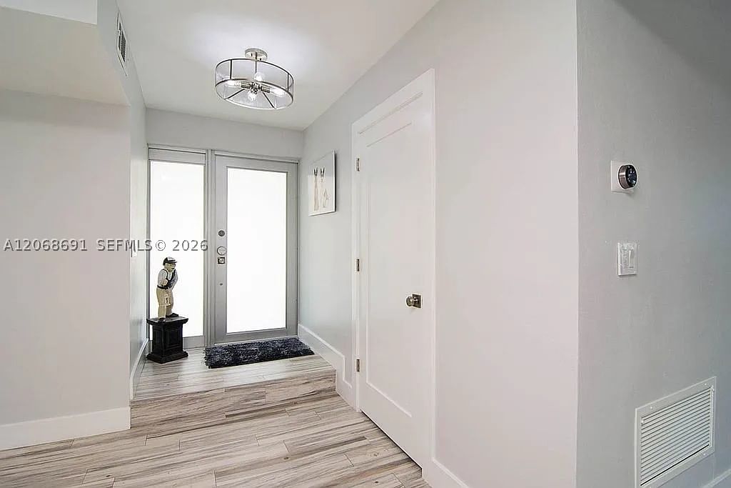 Real estate property located at 1700 15th St #401, Broward, Caravel Condominium Apart, Fort Lauderdale, FL