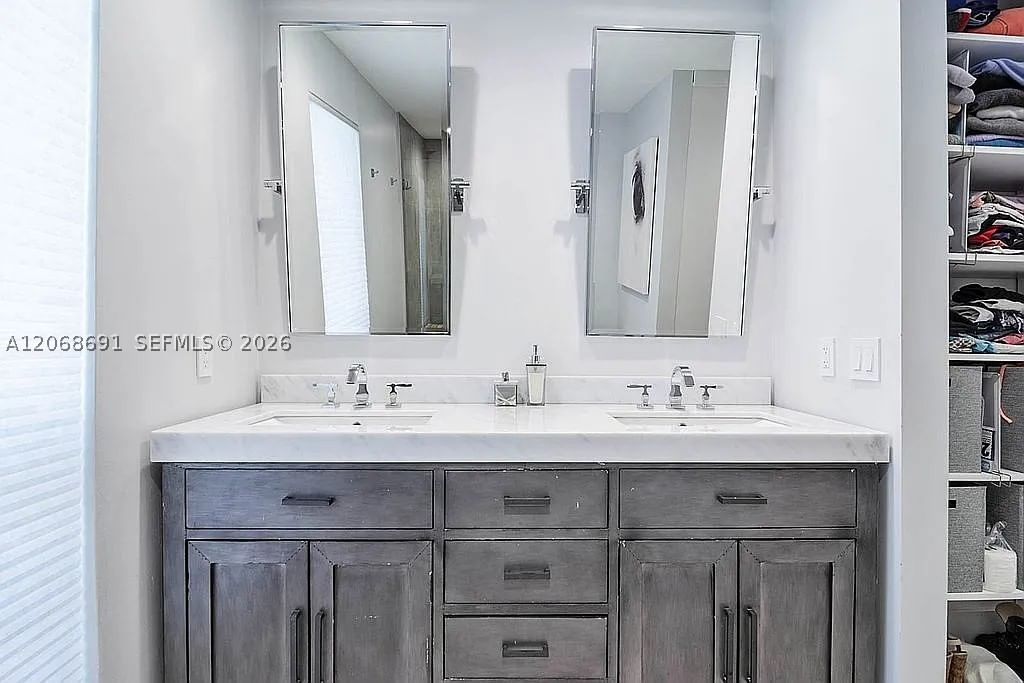 Real estate property located at 1700 15th St #401, Broward, Caravel Condominium Apart, Fort Lauderdale, FL
