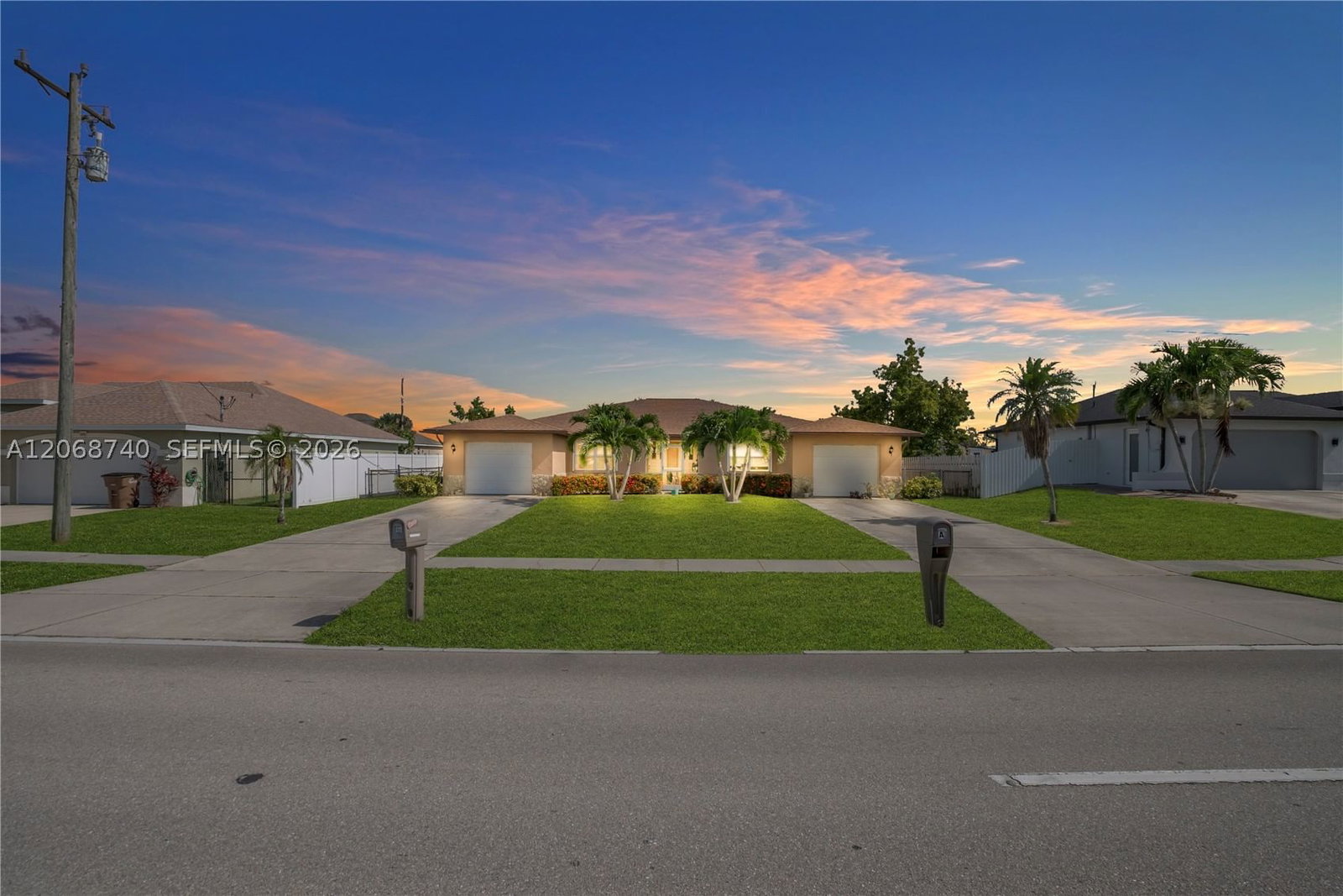 Real estate property located at 836 Trafalgar PKWY, Lee, Cape Coral, Cape Coral, FL