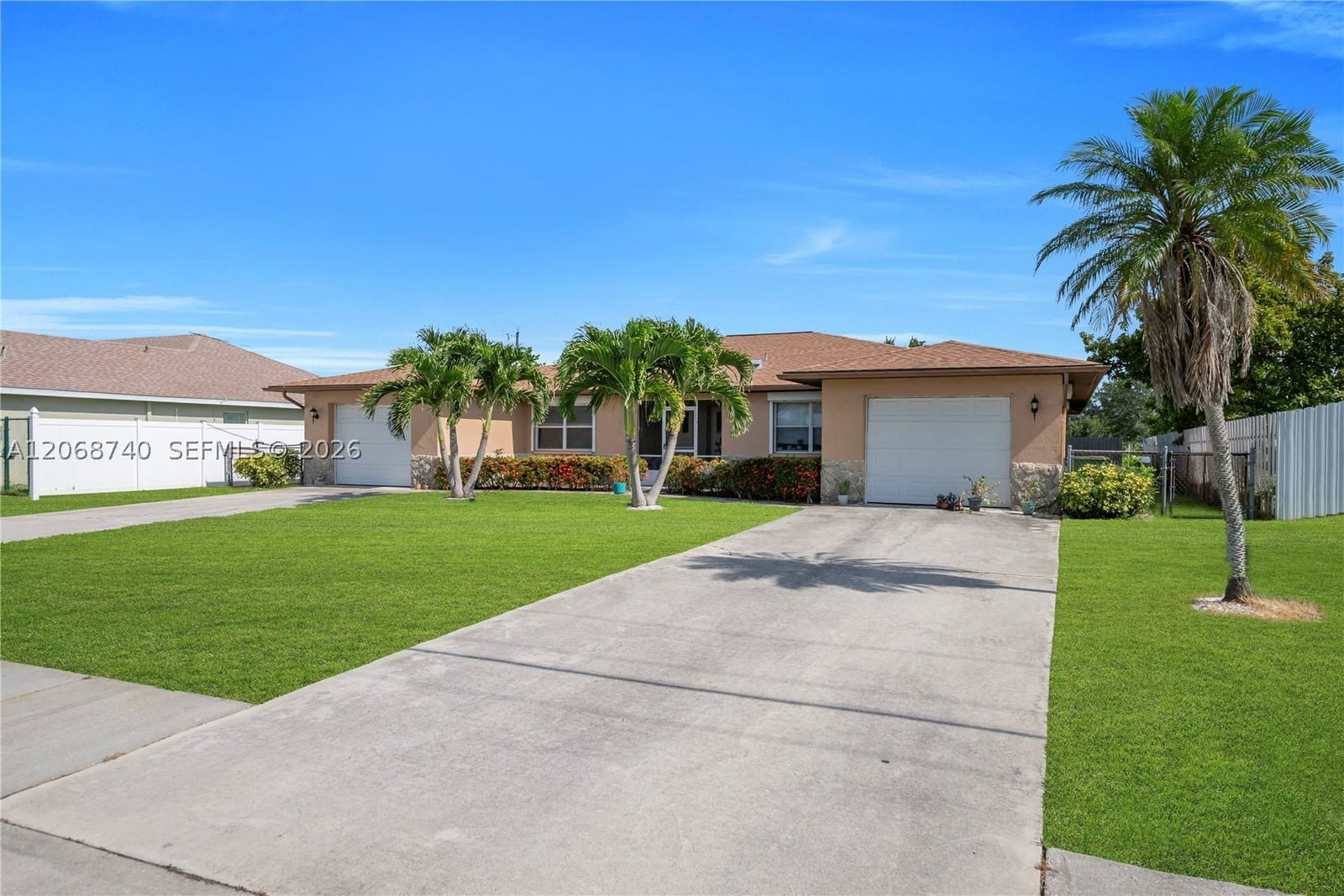 Real estate property located at 836 Trafalgar PKWY, Lee, Cape Coral, Cape Coral, FL