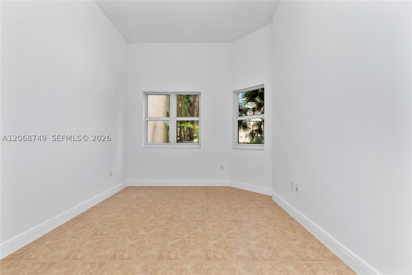 Real estate property located at 19900 Country Club Dr #104, Miami-dade, Turnberry Village So Towe, Aventura, FL
