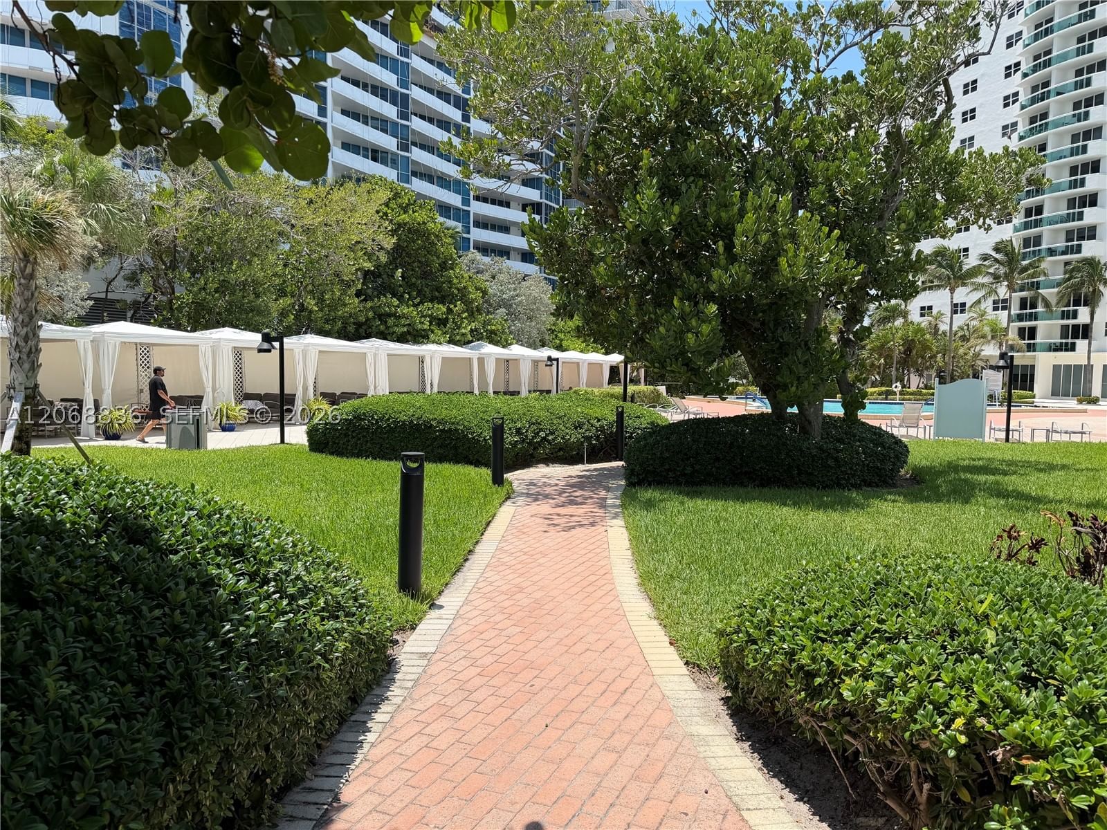 Real estate property located at 3001 Ocean Dr #421, Broward, Residences On Hollywood B, Hollywood, FL