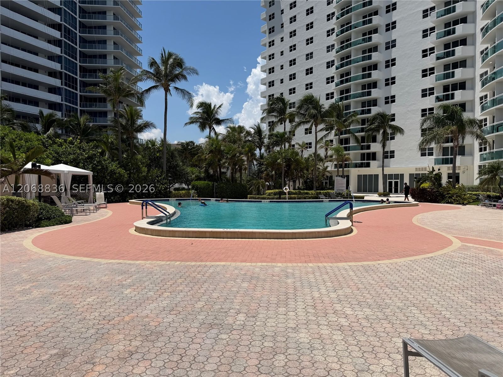 Real estate property located at 3001 Ocean Dr #421, Broward, Residences On Hollywood B, Hollywood, FL