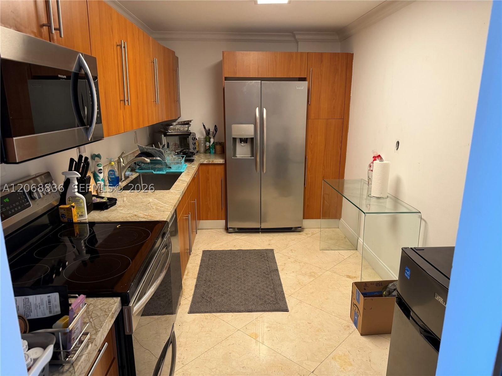 Real estate property located at 3001 Ocean Dr #421, Broward, Residences On Hollywood B, Hollywood, FL
